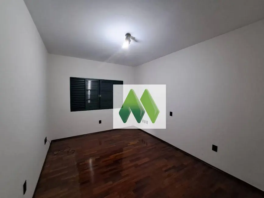 Foto 9 de Casa com 2 quartos à venda, 189m2 em Parque Residencial Primavera, Botucatu - SP