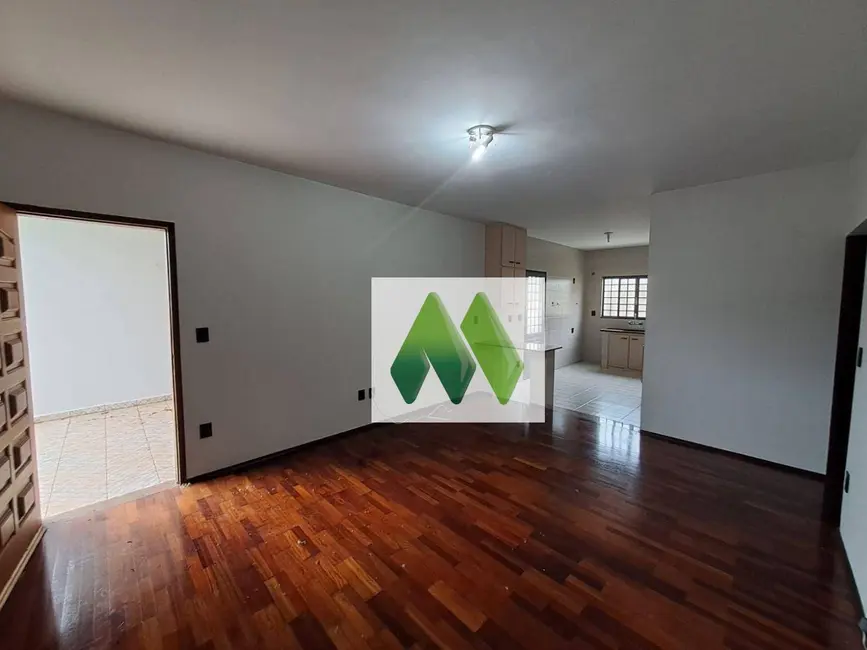 Foto 6 de Casa com 2 quartos à venda, 189m2 em Parque Residencial Primavera, Botucatu - SP