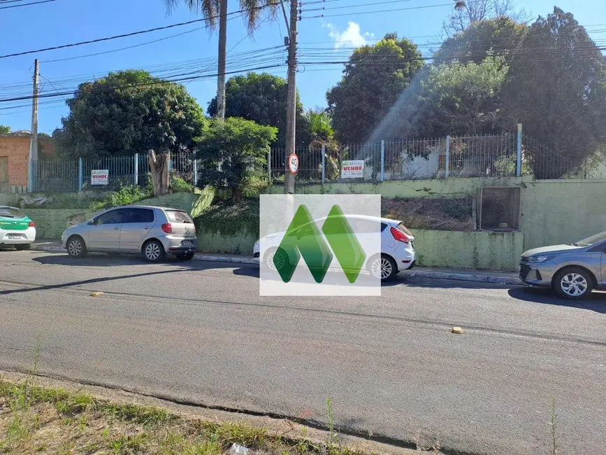 Chácara à venda, 1550m2 em Botucatu - SP - imagem 4 Foto 4 de Chácara à venda, 1550m2 em Botucatu - SP