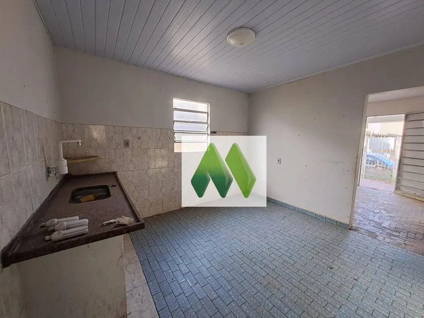 Foto 6 de Casa com 2 quartos à venda, 378m2 em Vila Carmelo, Botucatu - SP