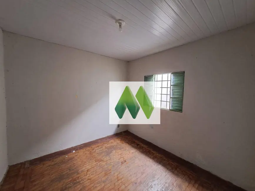 Foto 5 de Casa com 2 quartos à venda, 378m2 em Vila Carmelo, Botucatu - SP