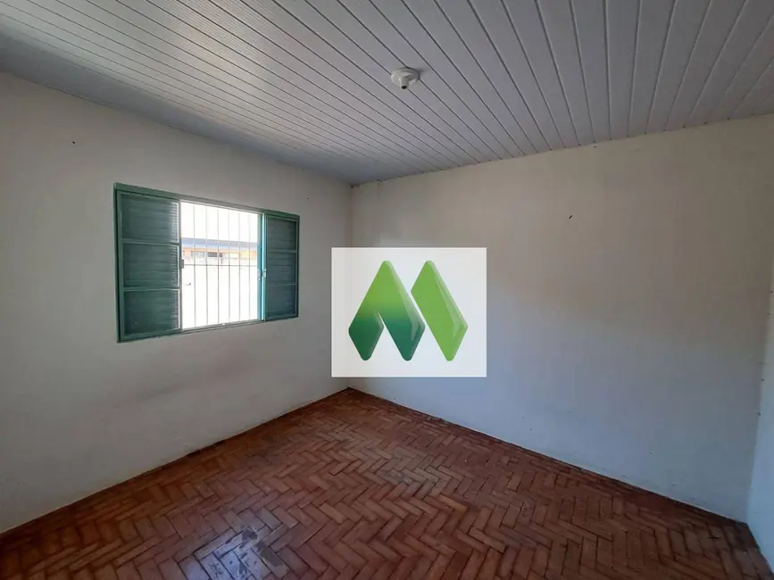 Foto 4 de Casa com 2 quartos à venda, 378m2 em Vila Carmelo, Botucatu - SP