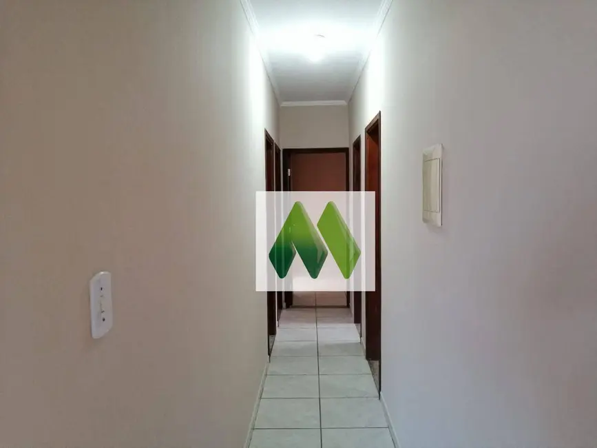 Casa com 3 quartos à venda, 250m2 em Jardim Santa Thereza, Botucatu - SP - imagem 8 Foto 8 de Casa com 3 quartos à venda, 250m2 em Jardim Santa Thereza, Botucatu - SP