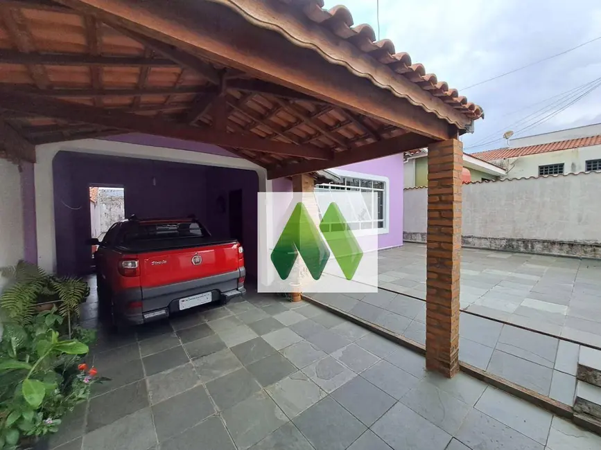 Foto 2 de Casa com 3 quartos à venda, 200m2 em Conjunto Habitacional Humberto Popolo, Botucatu - SP