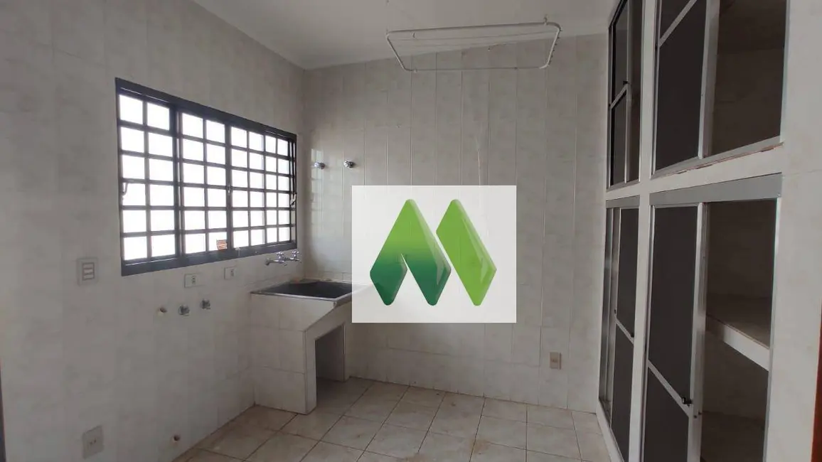 Foto 9 de Casa com 4 quartos à venda, 360m2 em Jardim Paraíso II, Botucatu - SP