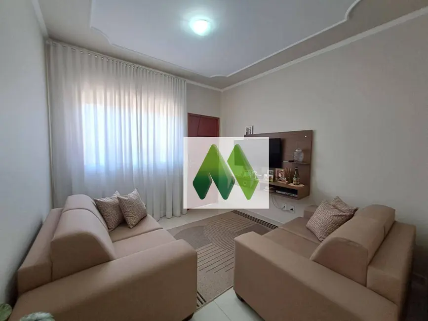 Foto 6 de Casa com 3 quartos à venda, 151m2 em Jardim Panorama, Botucatu - SP