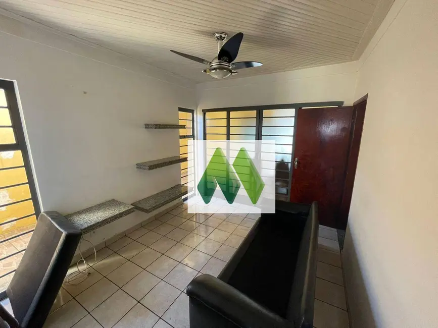 Foto 4 de Casa com 3 quartos à venda, 207m2 em Centro, Botucatu - SP