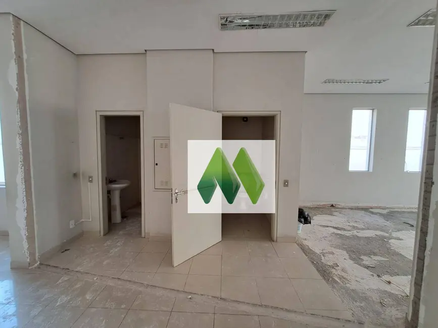 Sala Comercial à venda, 332m2 em Vila dos Lavradores, Botucatu - SP - imagem 7 Foto 7 de Sala Comercial à venda, 332m2 em Vila dos Lavradores, Botucatu - SP