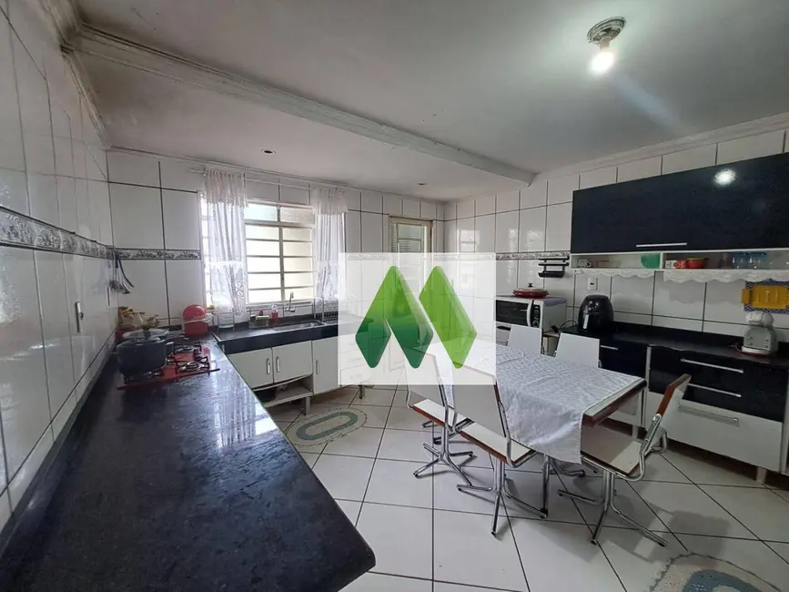 Foto 4 de Casa com 2 quartos à venda, 250m2 em Jardim Monte Mor, Botucatu - SP