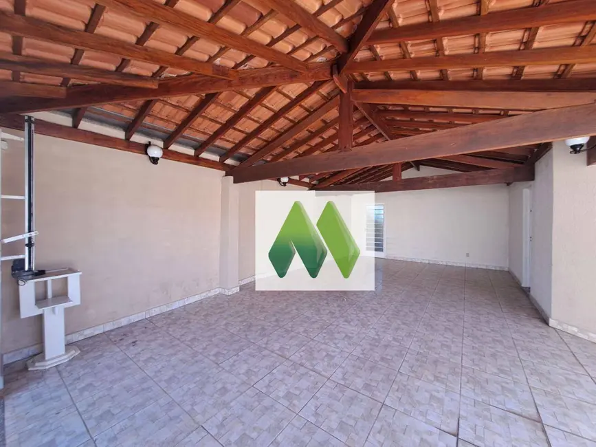 Casa com 3 quartos à venda, 280m2 em Jardim Flamboyant, Botucatu - SP - imagem 2 Foto 2 de Casa com 3 quartos à venda, 280m2 em Jardim Flamboyant, Botucatu - SP