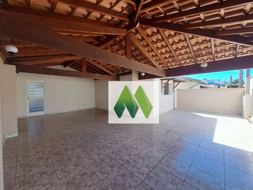 Casa com 3 quartos à venda, 280m2 em Jardim Flamboyant, Botucatu - SP - imagem 3 Foto 3 de Casa com 3 quartos à venda, 280m2 em Jardim Flamboyant, Botucatu - SP