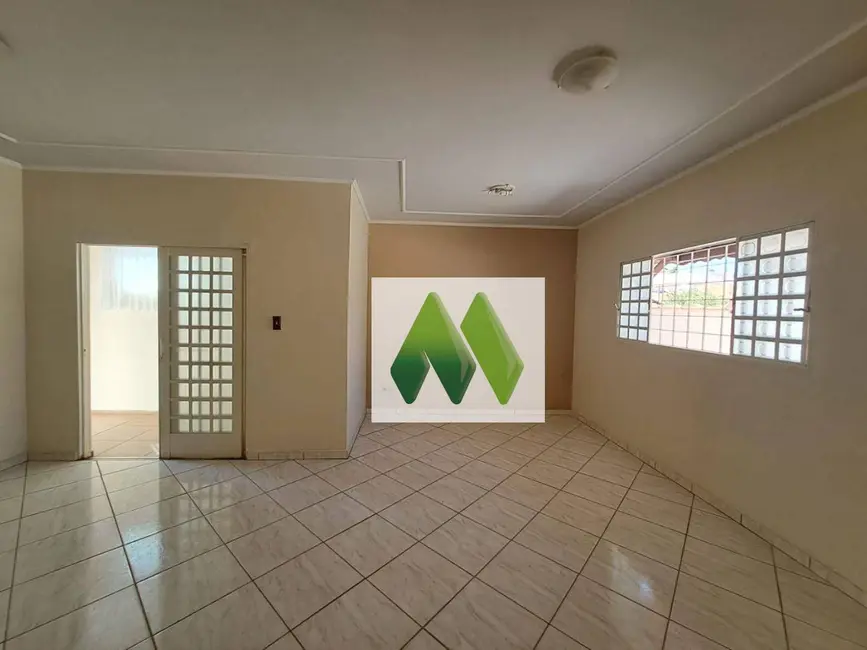 Casa com 3 quartos à venda, 280m2 em Jardim Flamboyant, Botucatu - SP - imagem 4 Foto 4 de Casa com 3 quartos à venda, 280m2 em Jardim Flamboyant, Botucatu - SP