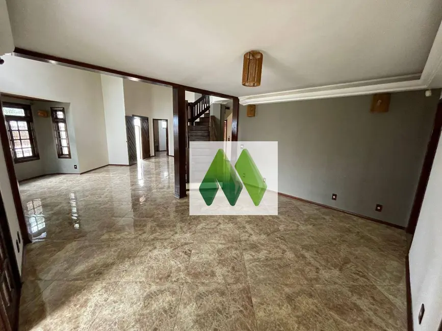 Foto 4 de Sobrado com 3 quartos à venda, 350m2 em Vila Guimarães, Botucatu - SP