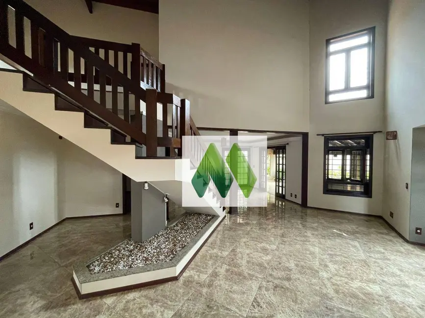 Foto 5 de Sobrado com 3 quartos à venda, 350m2 em Vila Guimarães, Botucatu - SP