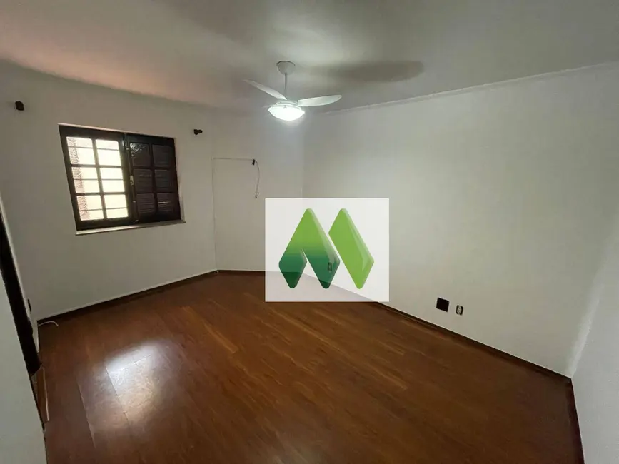 Foto 6 de Sobrado com 3 quartos à venda, 350m2 em Vila Guimarães, Botucatu - SP