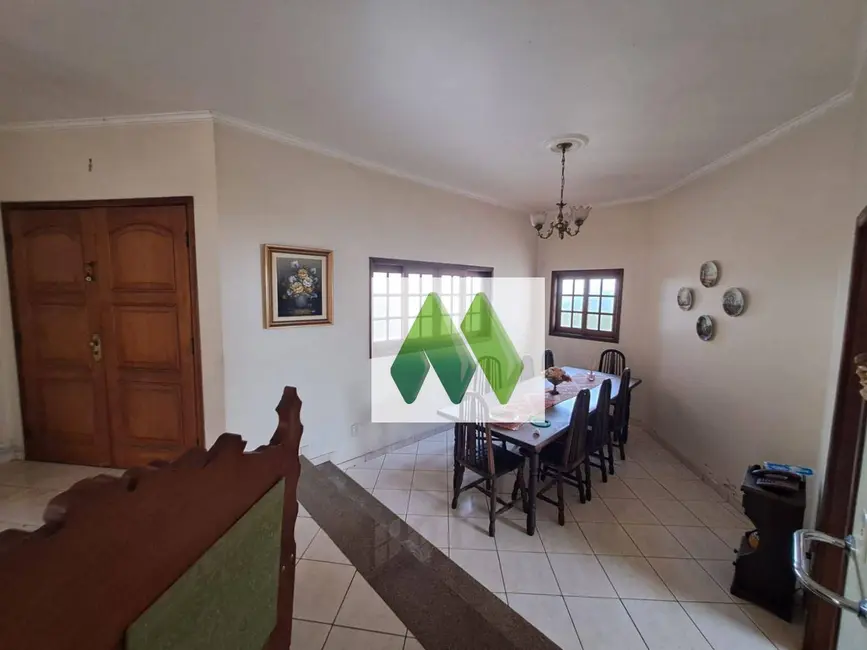 Casa com 3 quartos à venda, 400m2 em Jardim Paraíso, Botucatu - SP - imagem 7 Foto 7 de Casa com 3 quartos à venda, 400m2 em Jardim Paraíso, Botucatu - SP