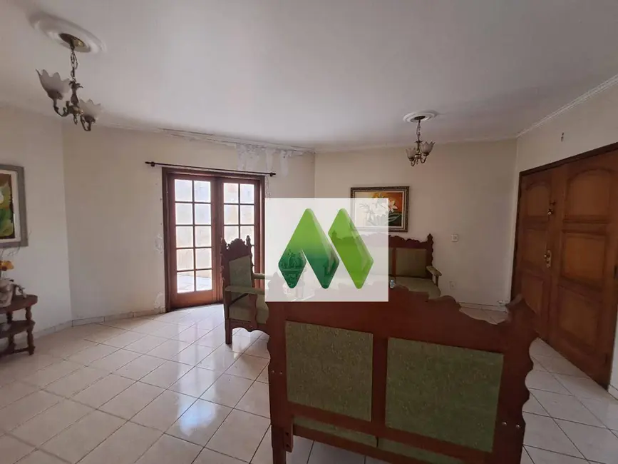 Casa com 3 quartos à venda, 400m2 em Jardim Paraíso, Botucatu - SP - imagem 6 Foto 6 de Casa com 3 quartos à venda, 400m2 em Jardim Paraíso, Botucatu - SP