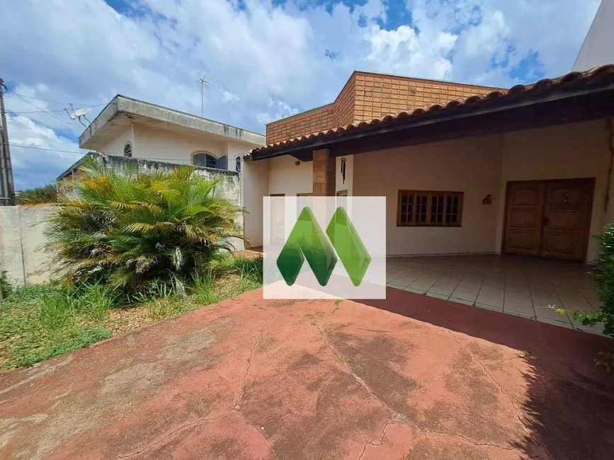 Casa com 3 quartos à venda, 400m2 em Jardim Paraíso, Botucatu - SP - imagem 3 Foto 3 de Casa com 3 quartos à venda, 400m2 em Jardim Paraíso, Botucatu - SP