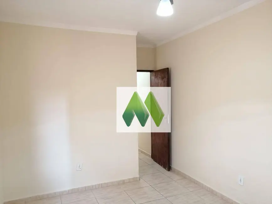 Foto 6 de Casa com 2 quartos à venda, 125m2 em Jardim Itamarati, Botucatu - SP