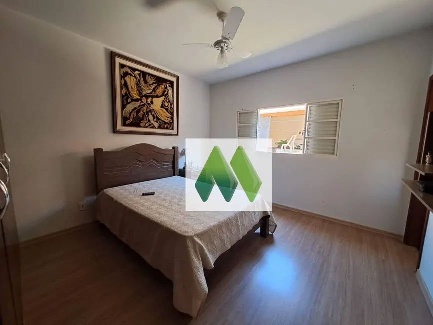 Casa com 3 quartos à venda, 250m2 em Jardim Paraíso, Botucatu - SP - imagem 9 Foto 9 de Casa com 3 quartos à venda, 250m2 em Jardim Paraíso, Botucatu - SP