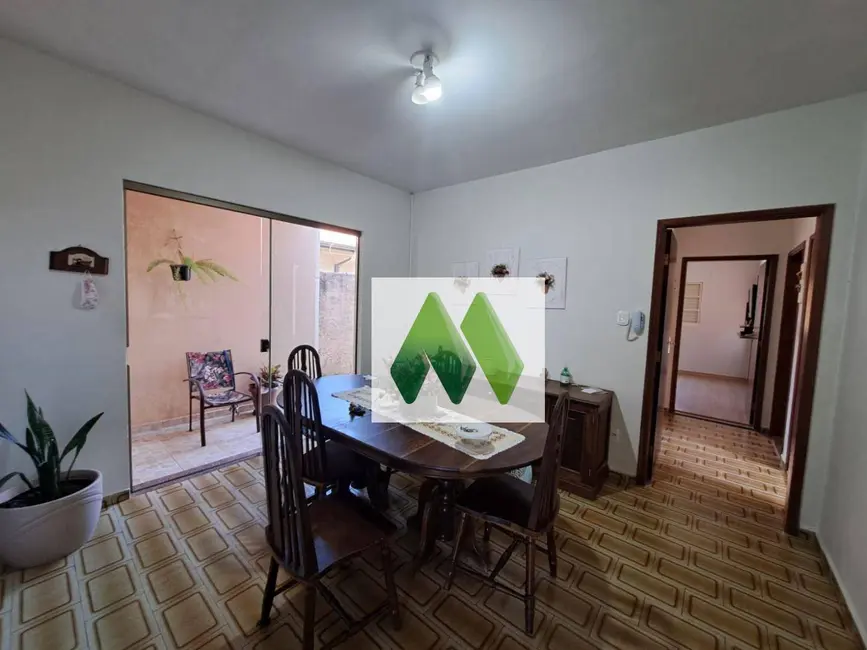 Casa com 3 quartos à venda, 250m2 em Jardim Paraíso, Botucatu - SP - imagem 6 Foto 6 de Casa com 3 quartos à venda, 250m2 em Jardim Paraíso, Botucatu - SP