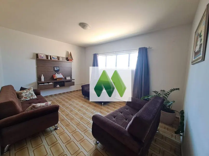 Casa com 3 quartos à venda, 250m2 em Jardim Paraíso, Botucatu - SP - imagem 5 Foto 5 de Casa com 3 quartos à venda, 250m2 em Jardim Paraíso, Botucatu - SP