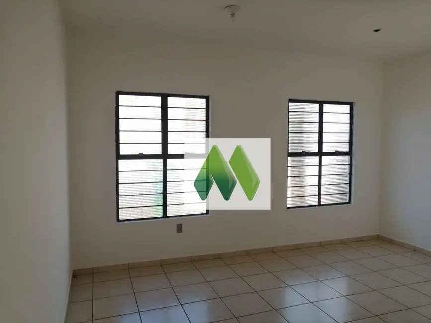 Casa à venda e para alugar, 450m2 em Centro, Botucatu - SP - imagem 5 Foto 5 de Casa à venda e para alugar, 450m2 em Centro, Botucatu - SP