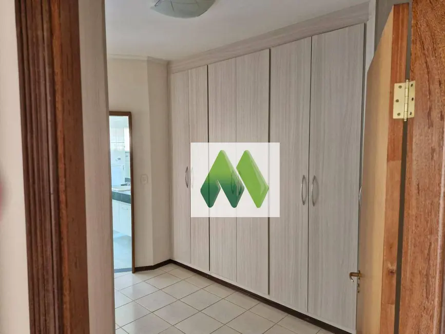 Foto 9 de Casa com 2 quartos à venda, 250m2 em Jardim Chácara dos Pinheiros, Botucatu - SP