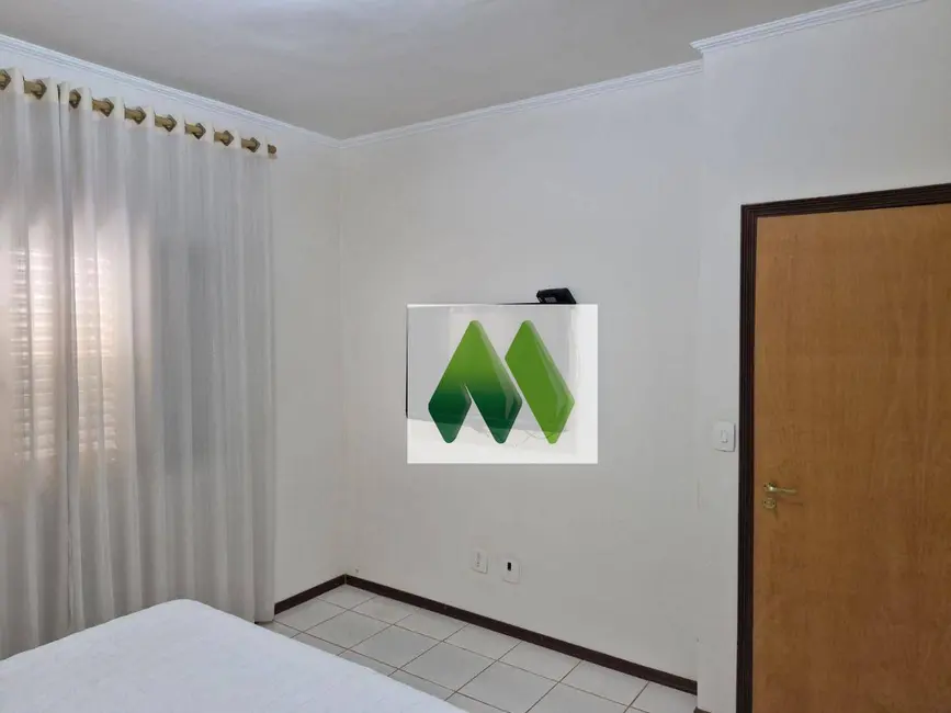 Foto 8 de Casa com 2 quartos à venda, 250m2 em Jardim Chácara dos Pinheiros, Botucatu - SP