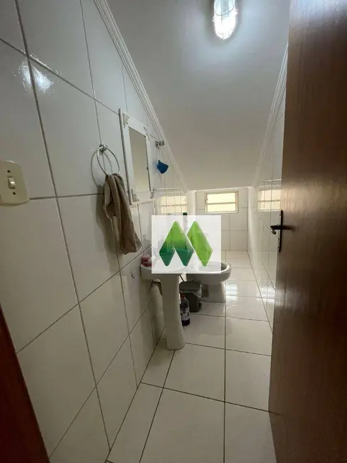 Sobrado com 3 quartos à venda em Jardim Paraíso II, Botucatu - SP - imagem 8 Foto 8 de Sobrado com 3 quartos à venda em Jardim Paraíso II, Botucatu - SP