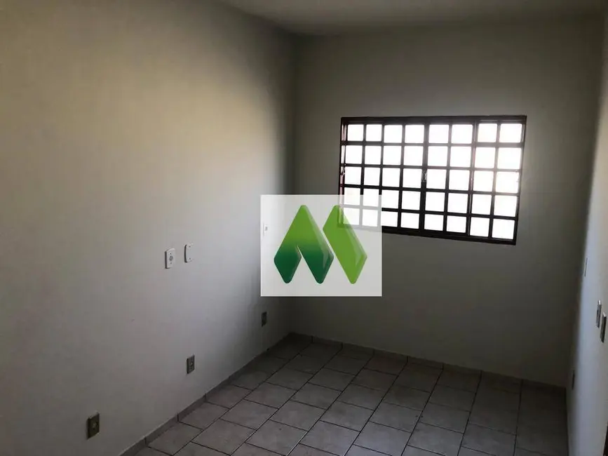 Foto 3 de Casa com 3 quartos à venda, 200m2 em Conjunto Habitacional Humberto Popolo, Botucatu - SP