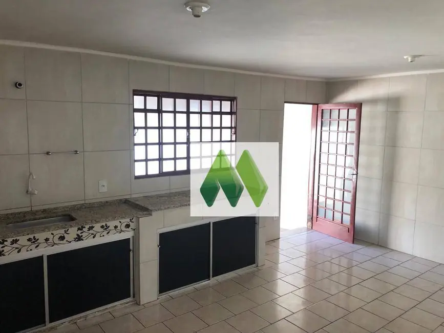 Foto 8 de Casa com 3 quartos à venda, 200m2 em Conjunto Habitacional Humberto Popolo, Botucatu - SP