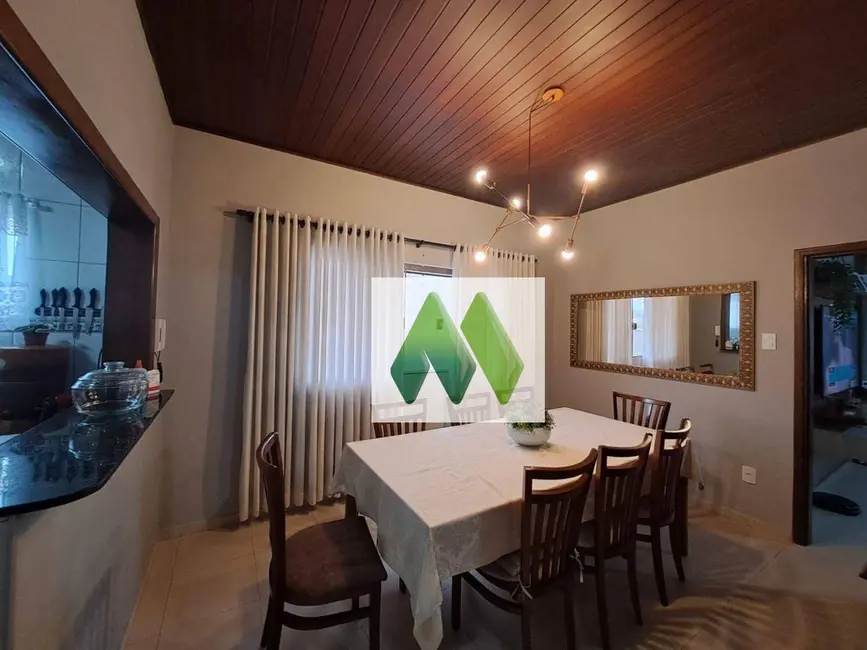 Foto 5 de Casa com 3 quartos à venda, 360m2 em Vila Maria, Botucatu - SP