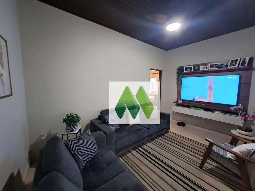 Foto 4 de Casa com 3 quartos à venda, 360m2 em Vila Maria, Botucatu - SP