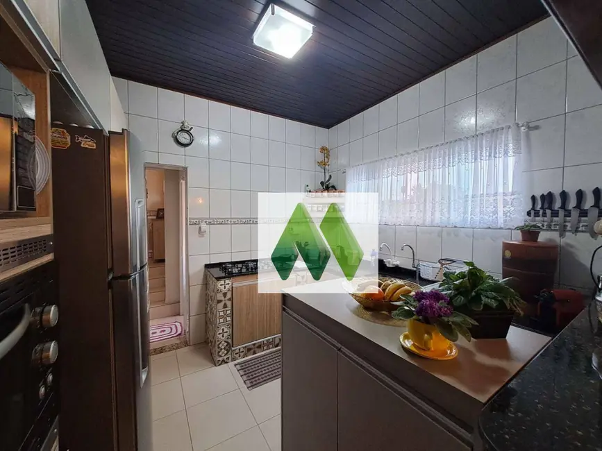 Foto 8 de Casa com 3 quartos à venda, 360m2 em Vila Maria, Botucatu - SP