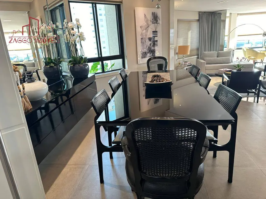 Apartamento com 4 quartos à venda, 280m2 em Vila Madalena, São Paulo - SP - imagem 8 Foto 8 de Apartamento com 4 quartos à venda, 280m2 em Vila Madalena, São Paulo - SP