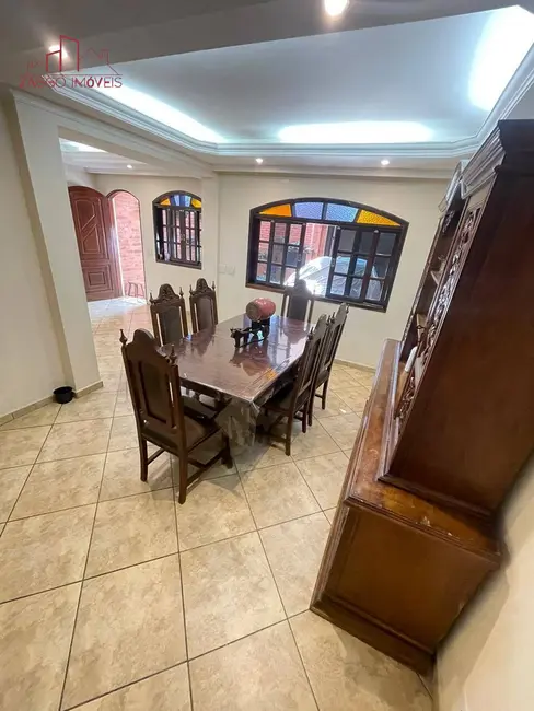 Foto 2 de Casa com 4 quartos à venda, 200m2 em Campo Limpo, São Paulo - SP