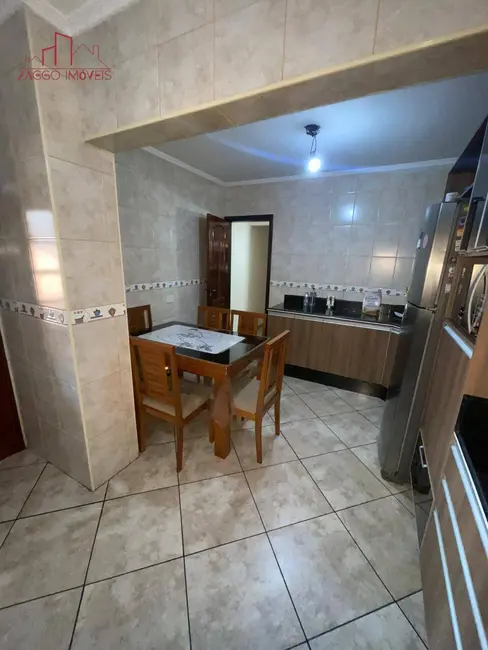 Foto 9 de Casa com 4 quartos à venda, 200m2 em Campo Limpo, São Paulo - SP