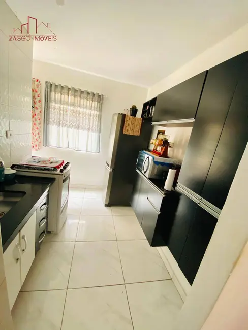 Foto 2 de Apartamento com 2 quartos à venda, 50m2 em Jardim Valo Verde, Embu Das Artes - SP