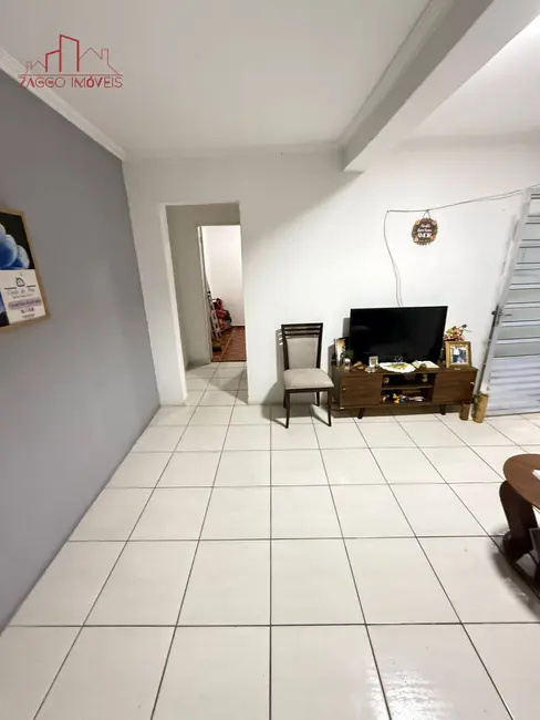 Foto 1 de Casa com 2 quartos para alugar em Parque Marabá, Taboao Da Serra - SP
