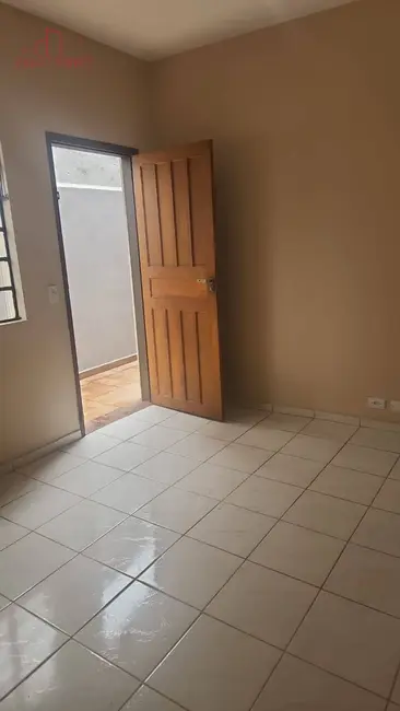 Casa com 2 quartos à venda, 125m2 em Jardim Ipê, São Paulo - SP - imagem 3 Foto 3 de Casa com 2 quartos à venda, 125m2 em Jardim Ipê, São Paulo - SP