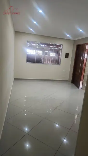 Foto 2 de Casa com 2 quartos para alugar, 160m2 em Parque Arariba, São Paulo - SP