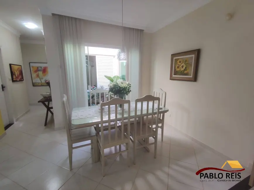 Casa com 3 quartos à venda, 150m2 em Centro, Monte Carmelo - MG - imagem 6 Foto 6 de Casa com 3 quartos à venda, 150m2 em Centro, Monte Carmelo - MG