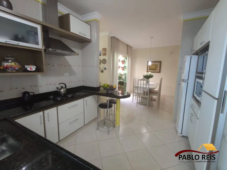 Casa com 3 quartos à venda, 150m2 em Centro, Monte Carmelo - MG - imagem 9 Foto 9 de Casa com 3 quartos à venda, 150m2 em Centro, Monte Carmelo - MG