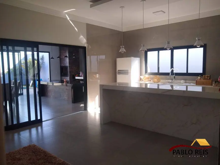 Casa com 3 quartos à venda, 420m2 em Monte Carmelo - MG - imagem 7 Foto 7 de Casa com 3 quartos à venda, 420m2 em Monte Carmelo - MG