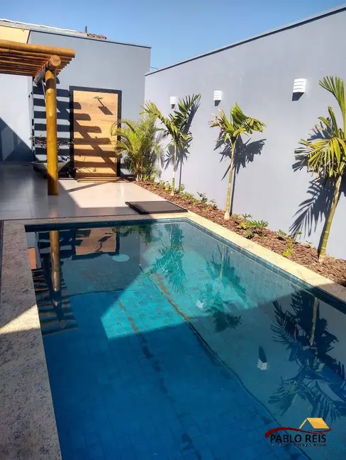 Casa com 3 quartos à venda, 420m2 em Monte Carmelo - MG - imagem 5 Foto 5 de Casa com 3 quartos à venda, 420m2 em Monte Carmelo - MG