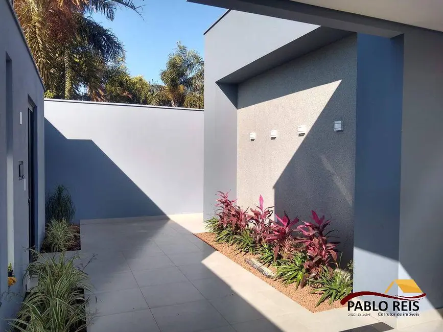 Casa com 3 quartos à venda, 420m2 em Monte Carmelo - MG - imagem 8 Foto 8 de Casa com 3 quartos à venda, 420m2 em Monte Carmelo - MG