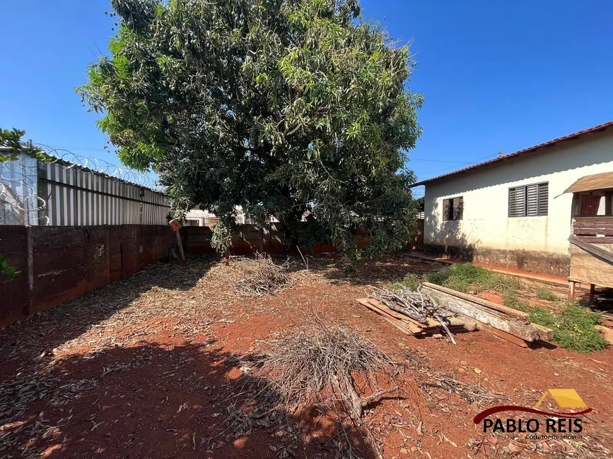 Foto 2 de Terreno / Lote à venda, 281m2 em Centro, Monte Carmelo - MG