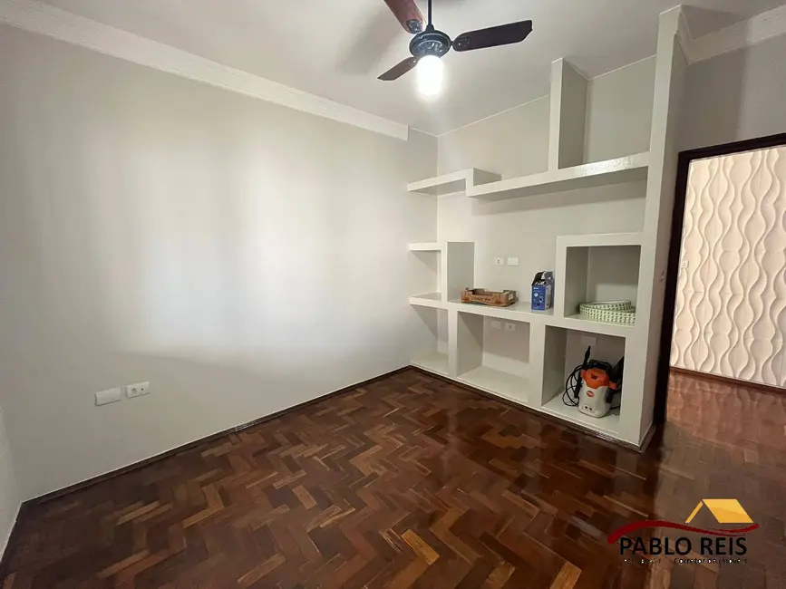 Casa com 3 quartos à venda, 360m2 em Monte Carmelo - MG - imagem 9 Foto 9 de Casa com 3 quartos à venda, 360m2 em Monte Carmelo - MG