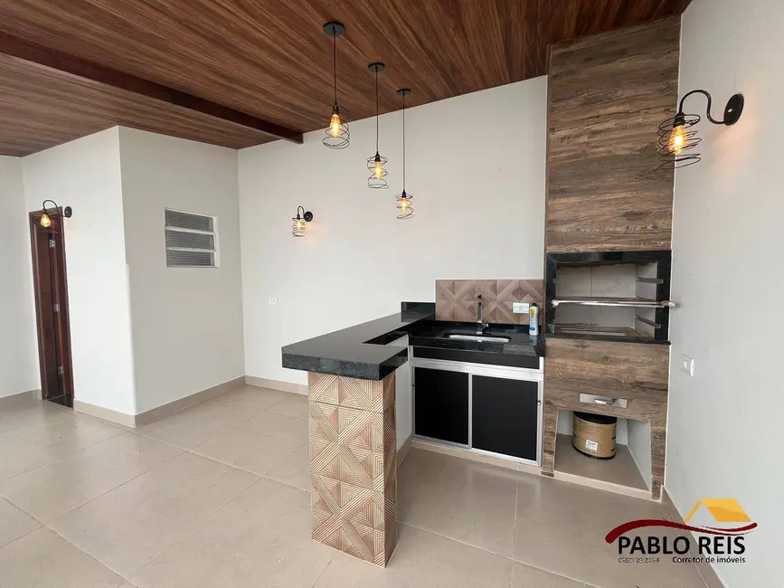 Casa com 3 quartos à venda, 360m2 em Monte Carmelo - MG - imagem 5 Foto 5 de Casa com 3 quartos à venda, 360m2 em Monte Carmelo - MG